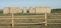 Устуу-Хурээ: восстановление начинается спустя 66 лет после разрушения. Развалины храма уже обнесены изгородью. Фото автора